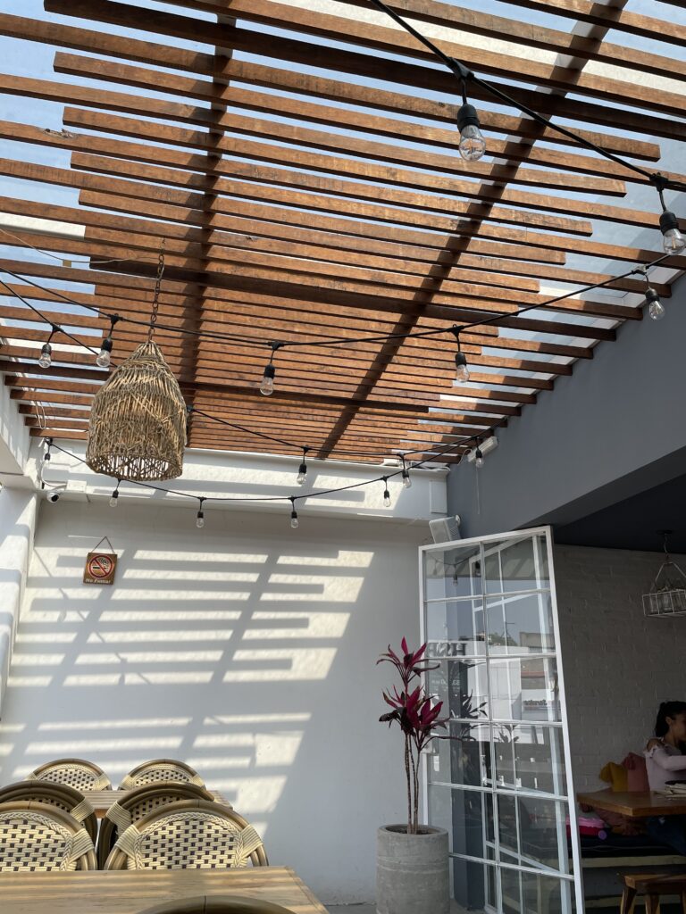 Restaurant Ojo de Agua Interior Design Example